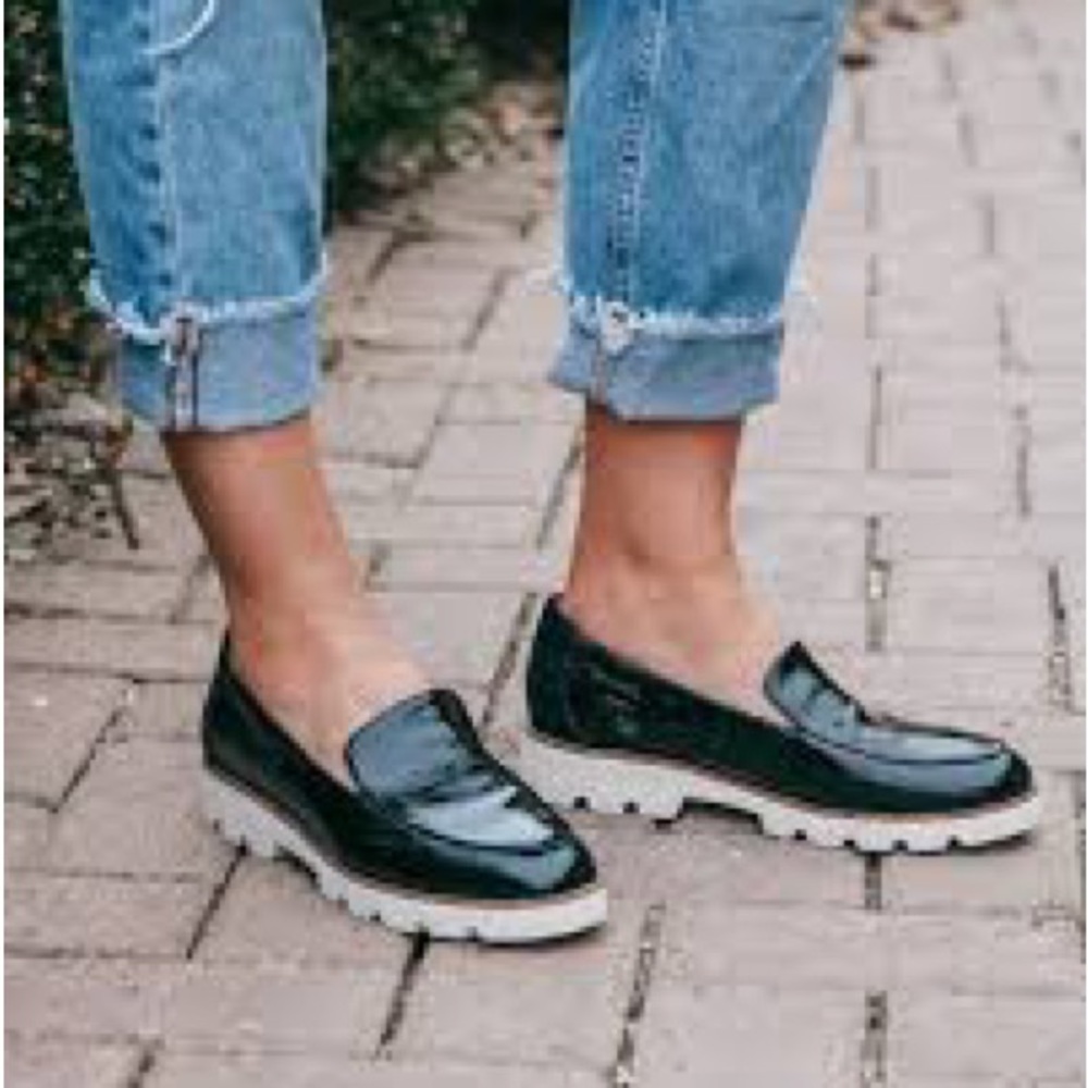 Vionic Women’s Kensley Leather Loafers Shoes Color: Black Size: 6